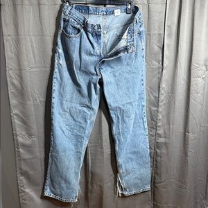 Levi's Classic Light Blue Straight Jeans